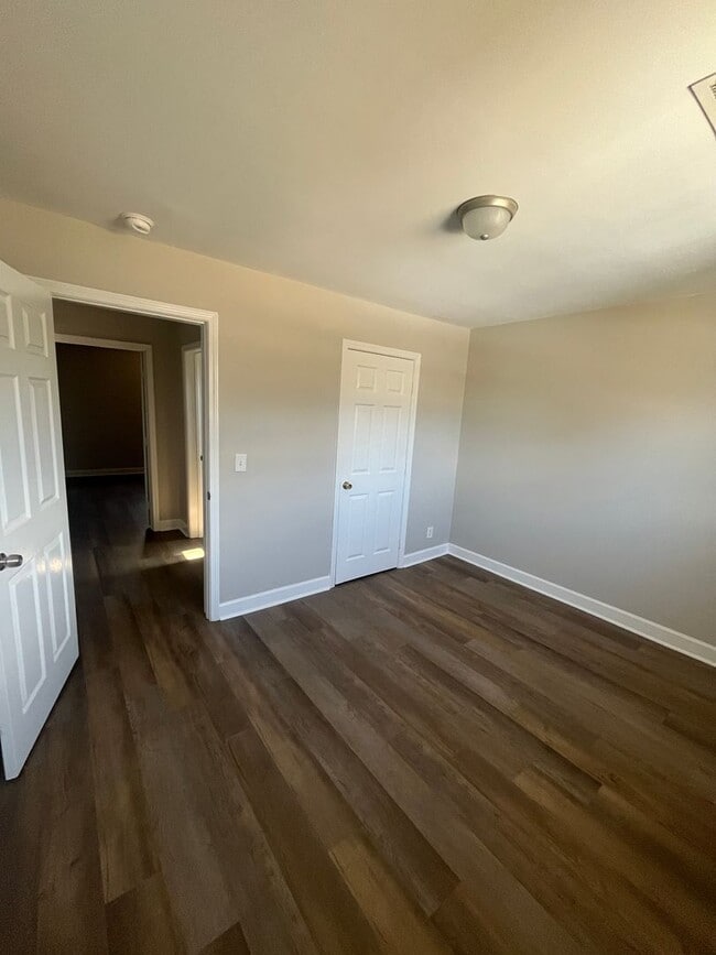 Building Photo - 731 S Ma