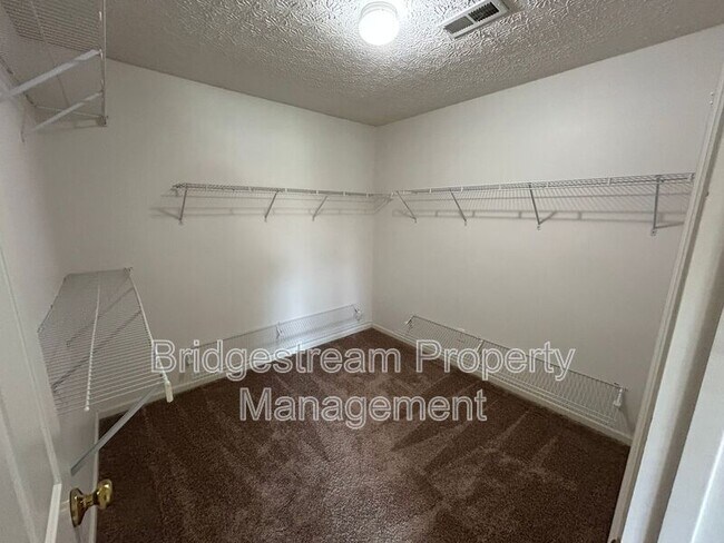 Building Photo - 4448 Forest Ridge Blvd