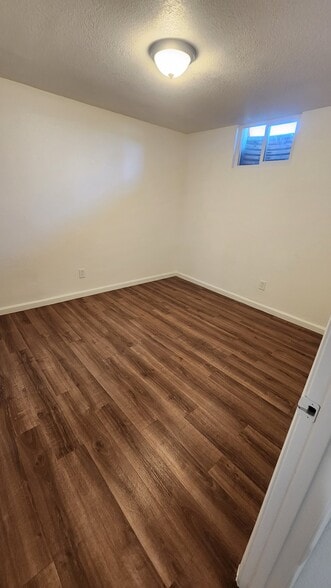 Building Photo - 14775 Robins Dr