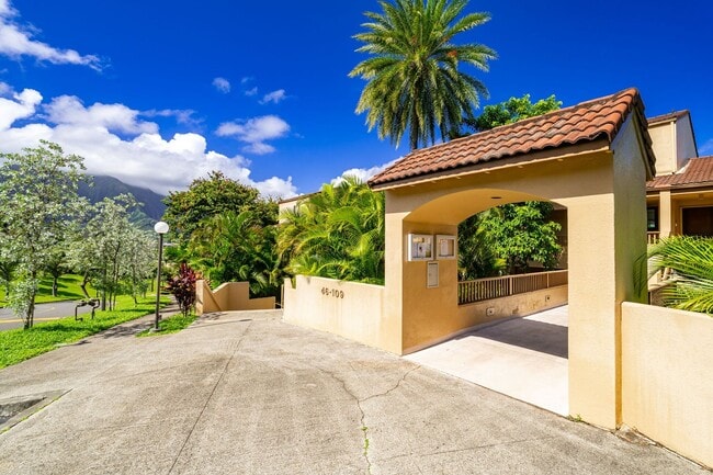 Building Photo - Experience Island Living at Its Finest in ...