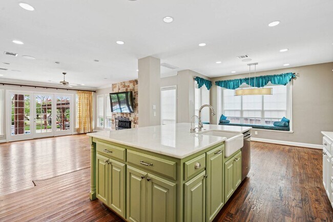 Building Photo - 1705 S Cottonwood Valley Cir