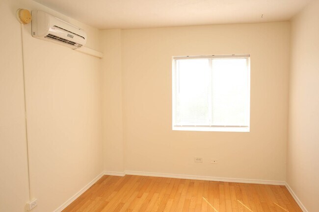 Building Photo - 1 Bedroom at 1800 JPA
