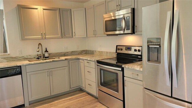 Building Photo - 2224 Bahia Vista St