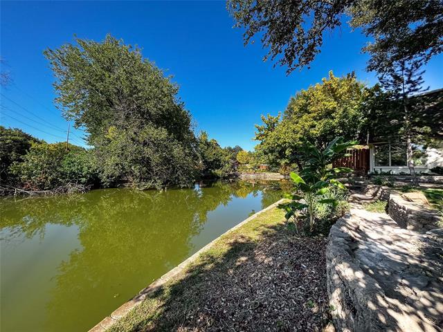Building Photo - 904 S Weatherred Dr