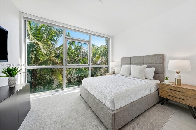 Building Photo - 10281 W Bay Harbor Dr