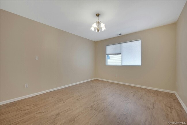 Building Photo - 19 Edison Pl