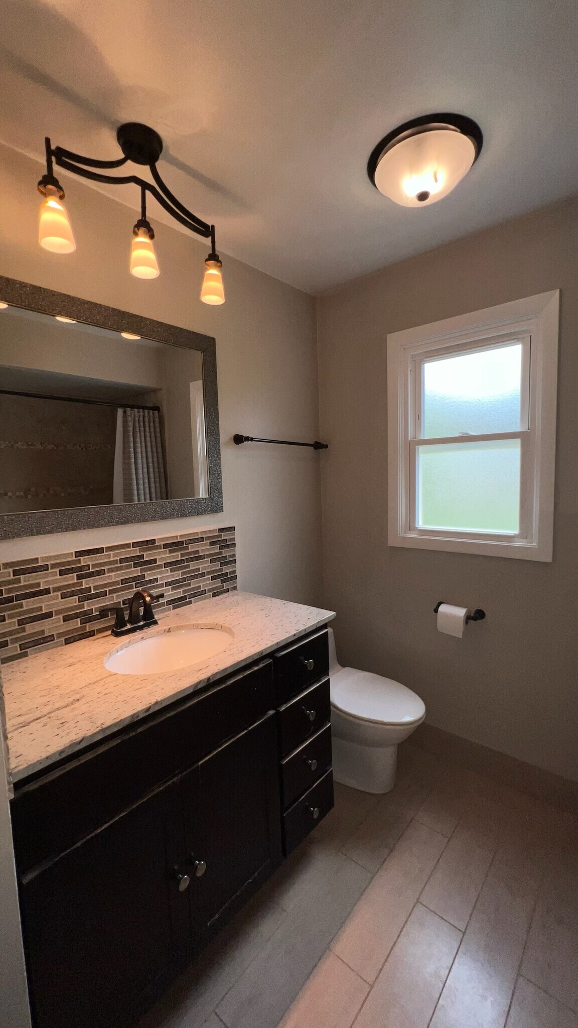 Building Photo - 1202 E Ardyce Ln