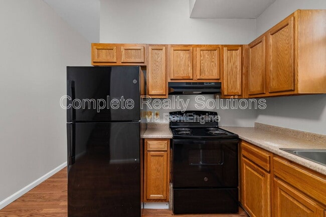 Building Photo - 3021 Iowa Ave