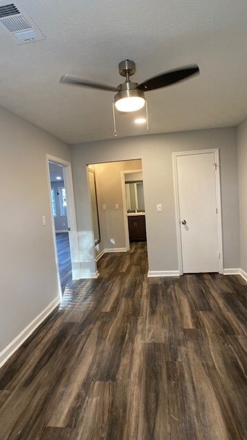 Building Photo - Newly Renovated Duplex for Rent