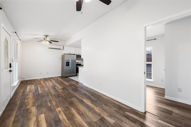 Building Photo - 1116 Ebert Ave