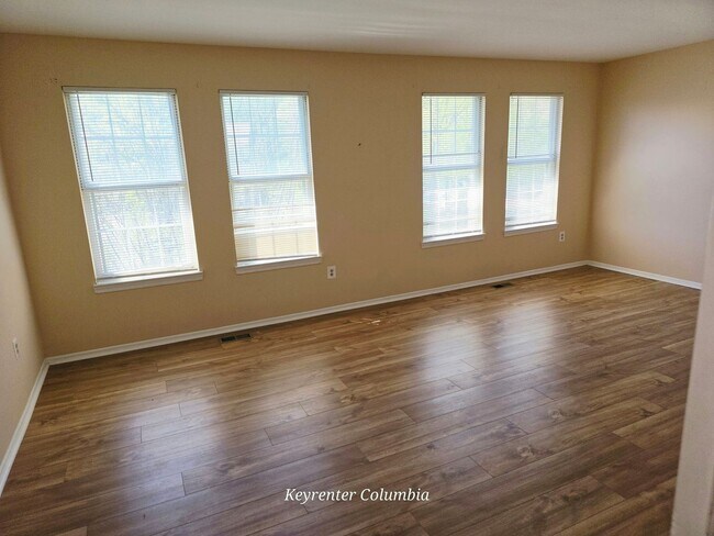 Building Photo - Beautiful 3BR Townhome in Burtonsville | Garage, Deck & Community Amenities