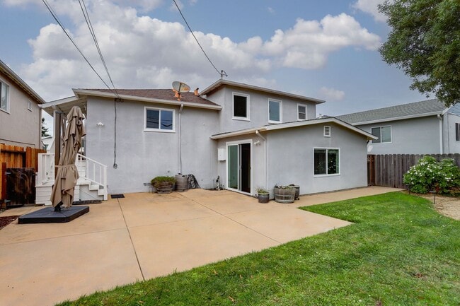 Building Photo - Extensively remodeled 4 Bed / 3 Bath home in South San Francisco. YouTube tour!