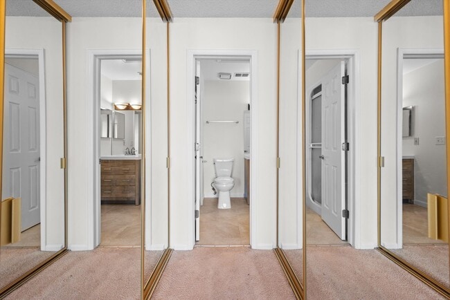 Building Photo - Cherry Creek Schools Condo | Balcony, Fireplace, Garage + Pool