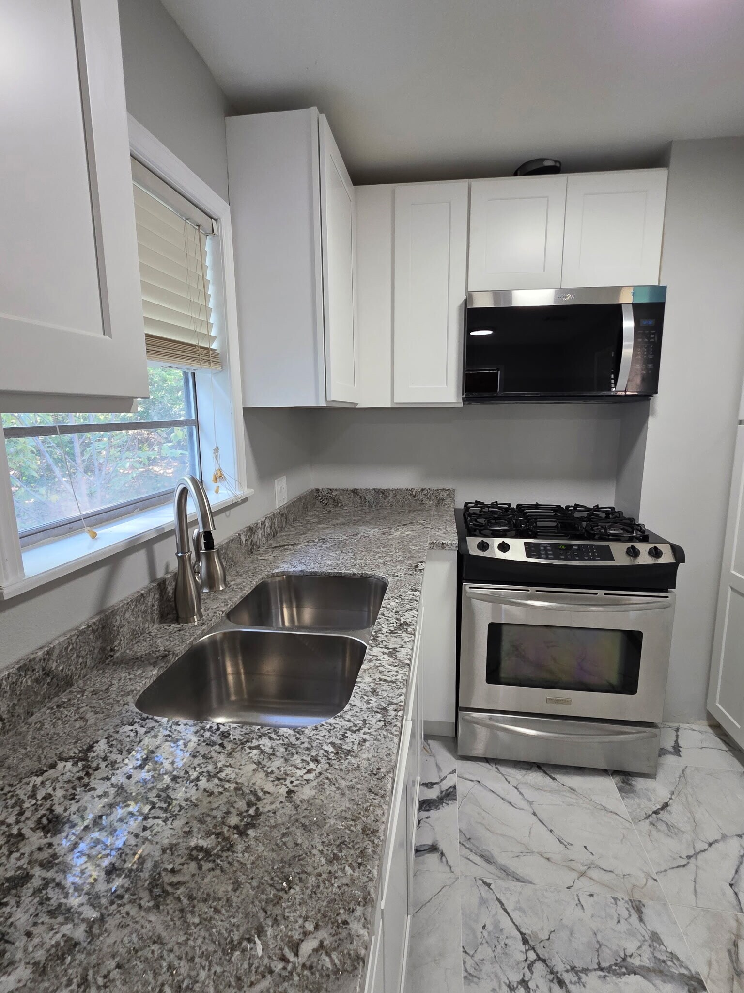 Kitchen - 737 N 35th St