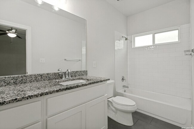 Building Photo - 423 Channing Ave