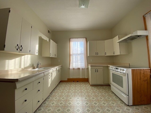 Building Photo - 32 N Vine St