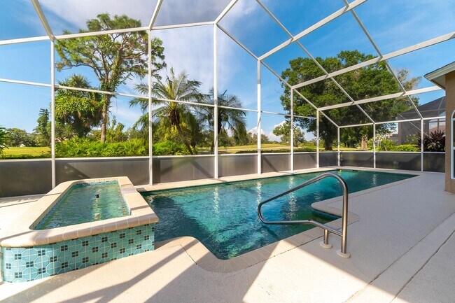Building Photo - Beautiful 2-Bed Pool Home with Deeded Golf...