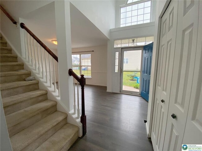 Building Photo - 2150 Rolling Meadow Dr