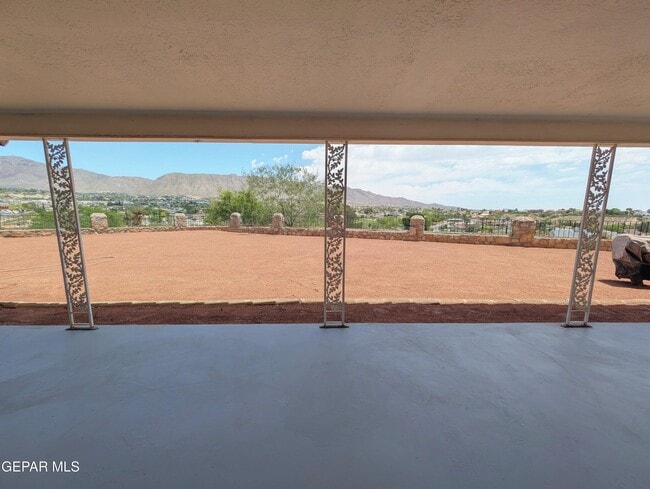 Building Photo - 612 Somerset Dr