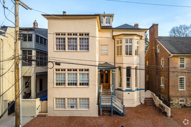 Building Photo - 5 Maryland Ave