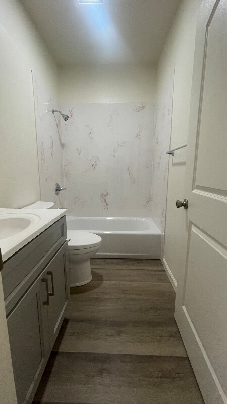 Building Photo - 566 53rd St