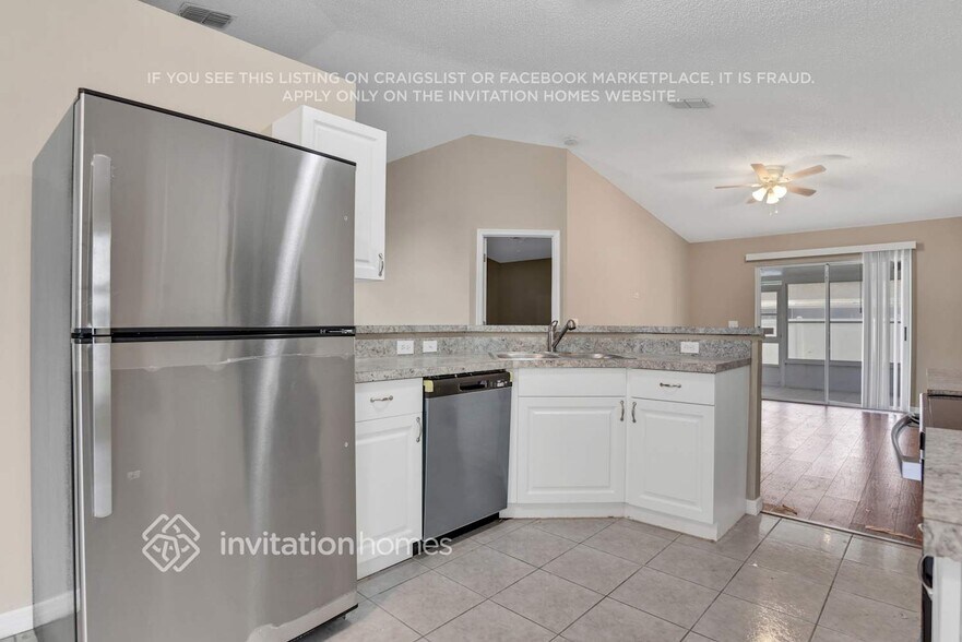 Building Photo - 6721 Westlake Blvd