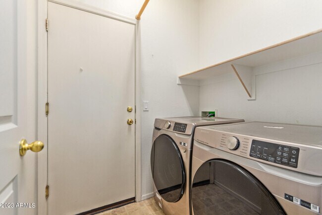 Building Photo - 4511 W T Ryan Ln
