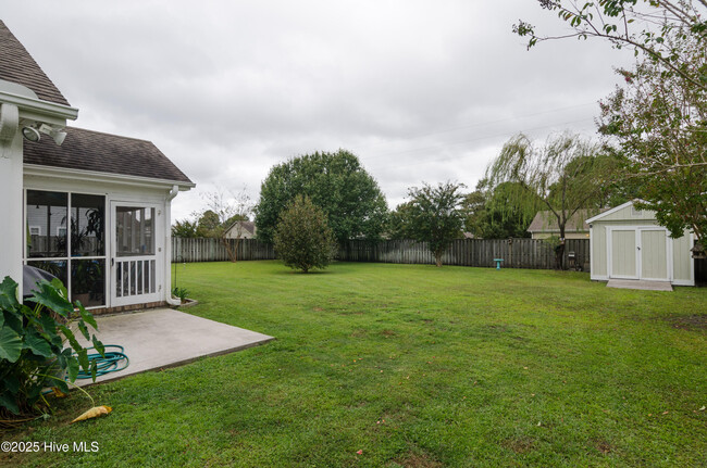 Building Photo - 7511 Old Oak Rd