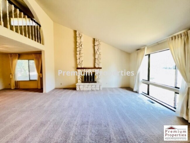 Building Photo - 1762 Oro Valley Cir