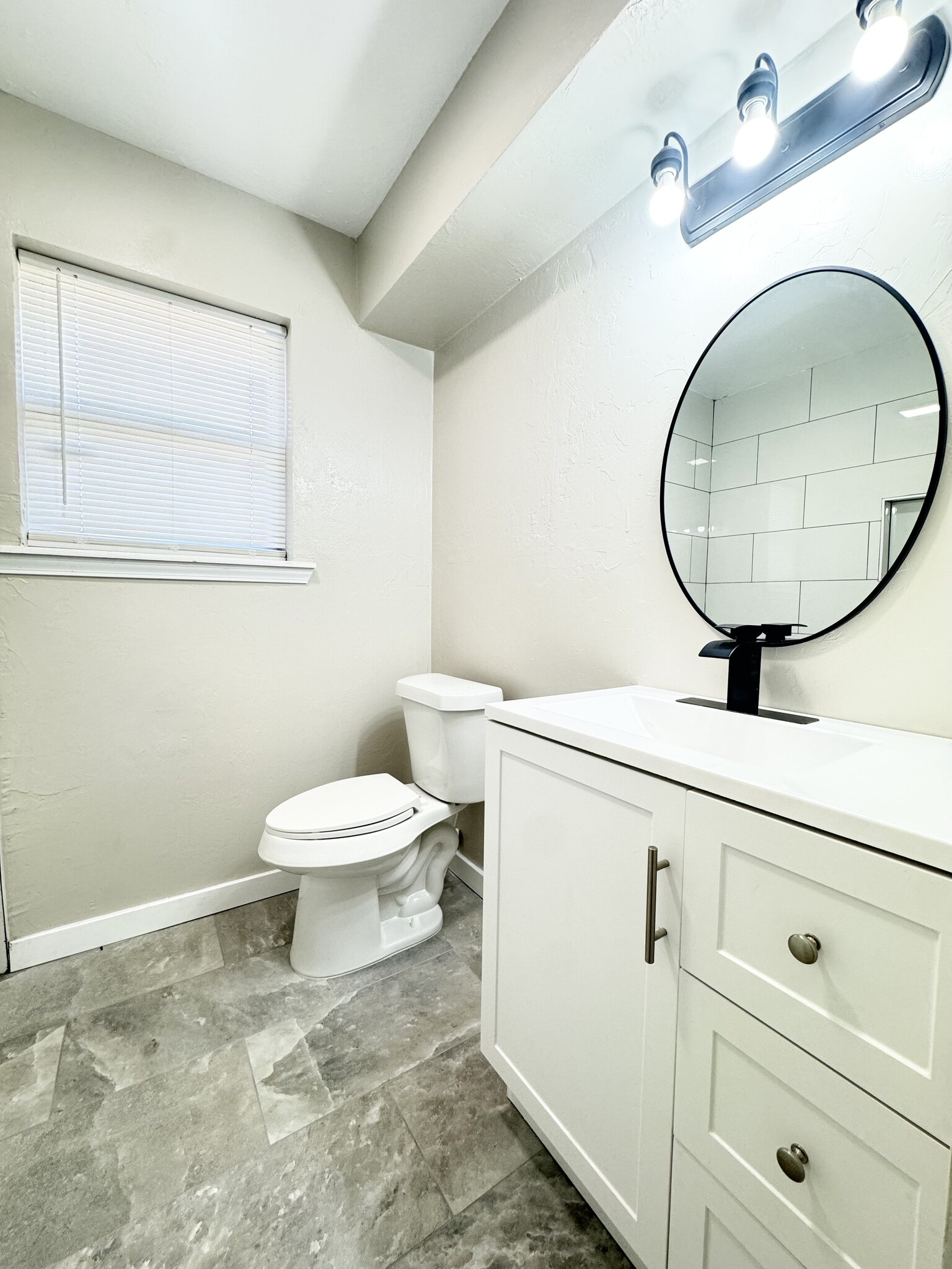 Building Photo - 1321 Beechwood Dr