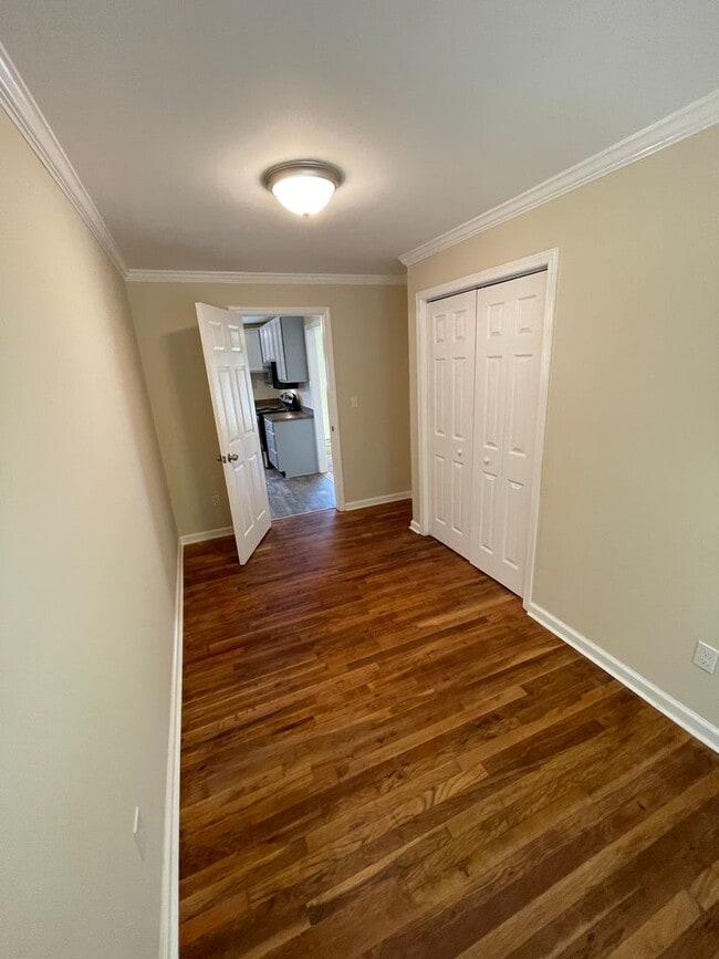 Building Photo - Newly remodeled 3 BDR / 1 BA - Huge Yard