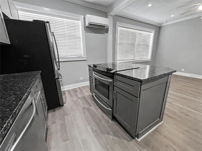 Building Photo - 408 Armada Rd