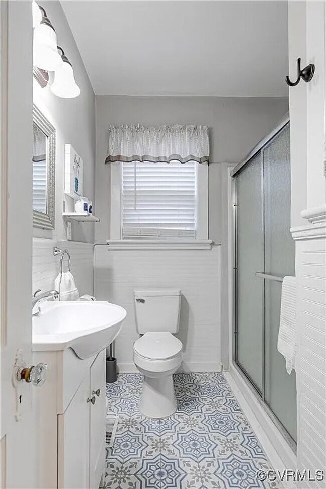 Building Photo - Charming 2-bedroom 1 bath