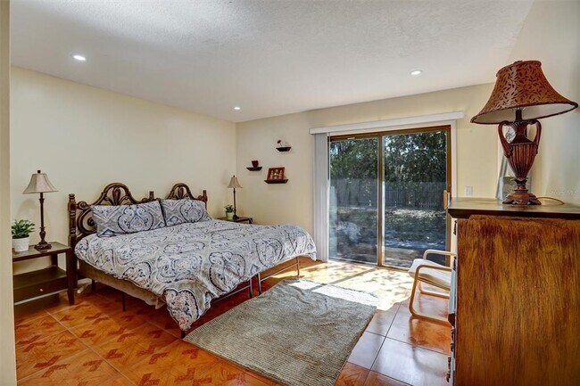 Building Photo - 700 Sunbury Ct
