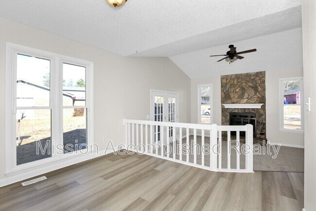 Building Photo - 7345 Pebblebrook Dr