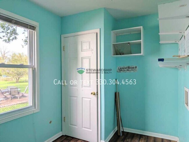 Building Photo - 940 17th St NE