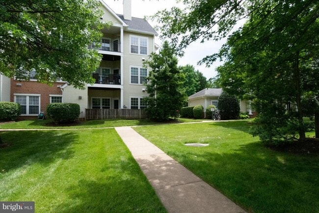 Building Photo - 4139 Fountainside Ln