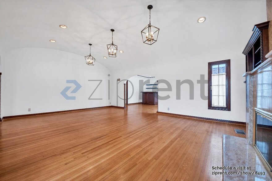 Building Photo - 603 S Mansfield Ave
