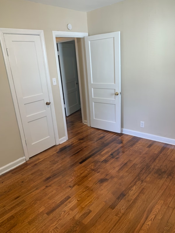 Building Photo - 302 Kent Rd