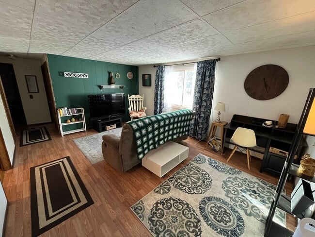 Building Photo - 3748 Swenson Ave