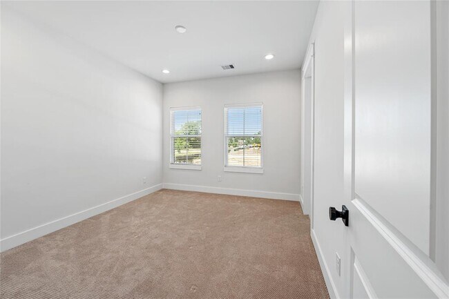 Building Photo - 5422 Wheatley St