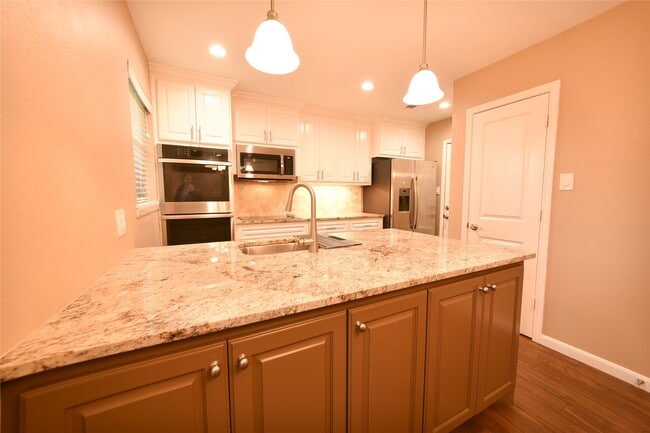 Building Photo - 217 Rachael Ln