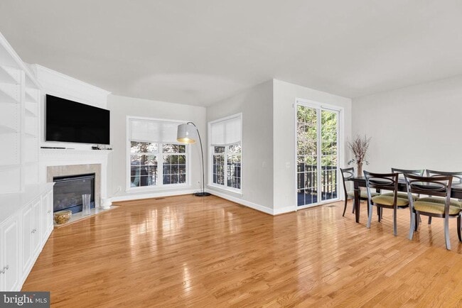 Building Photo - 9249 Laurel Ridge Crossing Rd