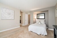 Building Photo - Beautifully maintained town home in the sought after community of Ravenna at 4S Ranch!