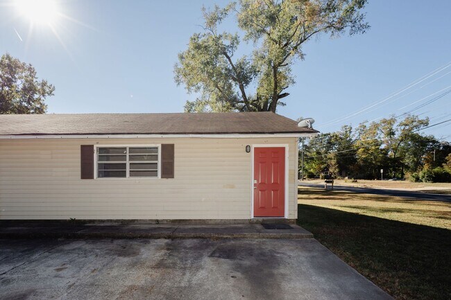 Primary Photo - 732-732 Randall St