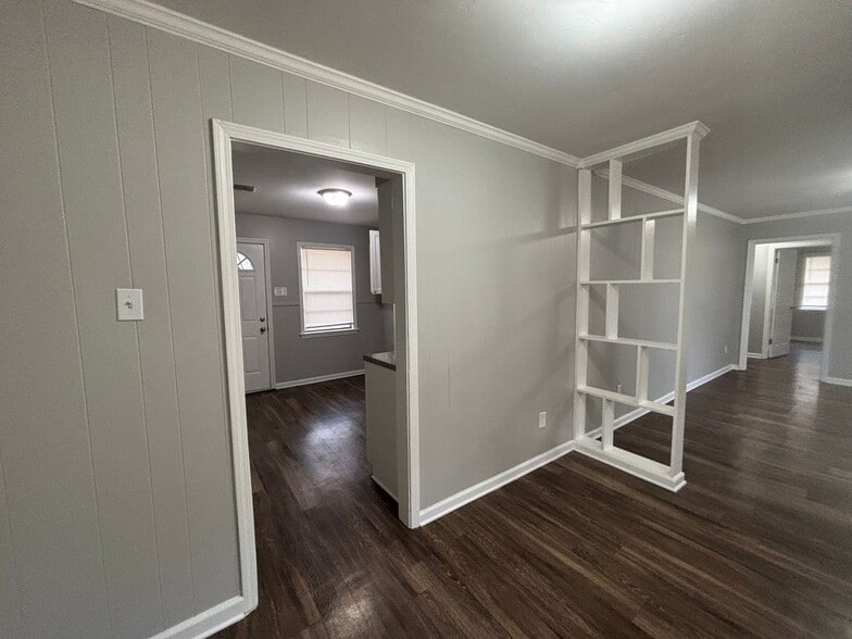 Building Photo - 2370 Hillside Ave