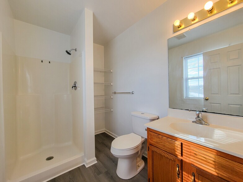 Building Photo - 2127 Penn St