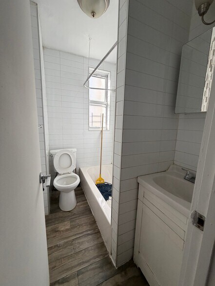 Building Photo - 295 E 149th St