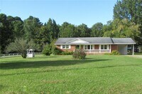 Building Photo - 3755 Linden Rd