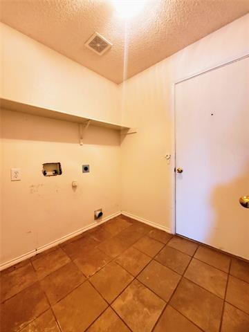 Building Photo - 2224 Red Oak Dr